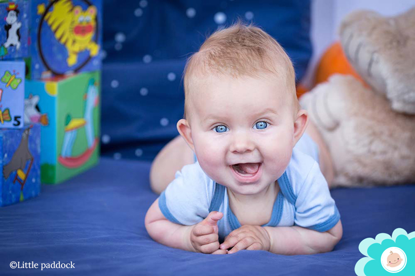 bébé en crêche